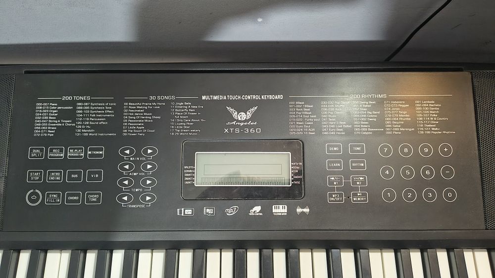 Orgă electrică   model ANGELET.  XTS - 360