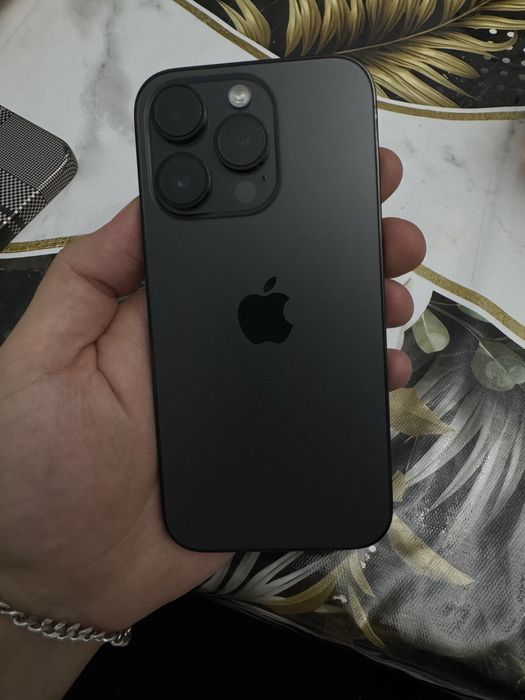 Продается айфон 14 про