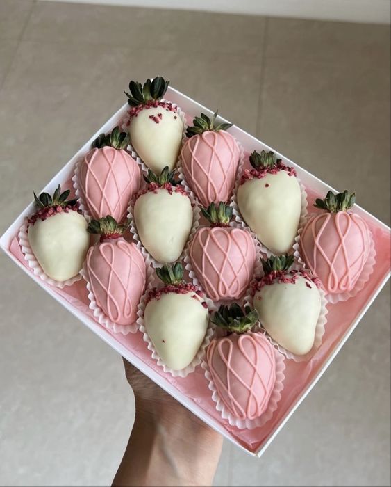 Клубника в шоколаде. Алматы.