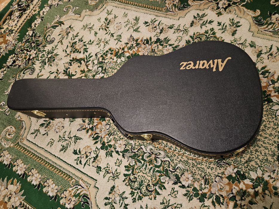 Электроакустическая гитара Alvarez