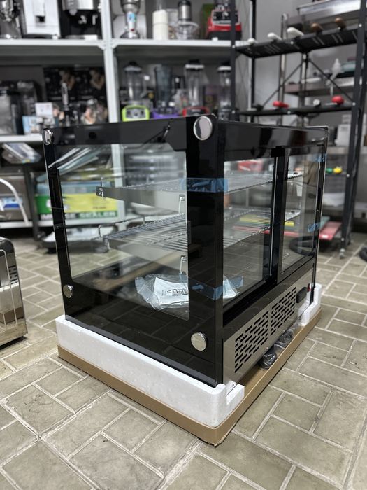 Витрина холодильная кондитерская