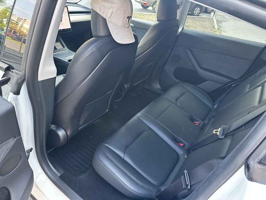 Tesla model Y performance 2022