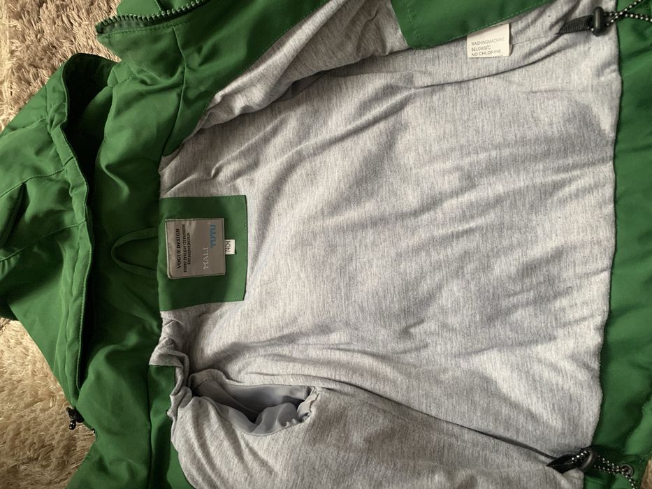 Продается комбинезон весна-осень