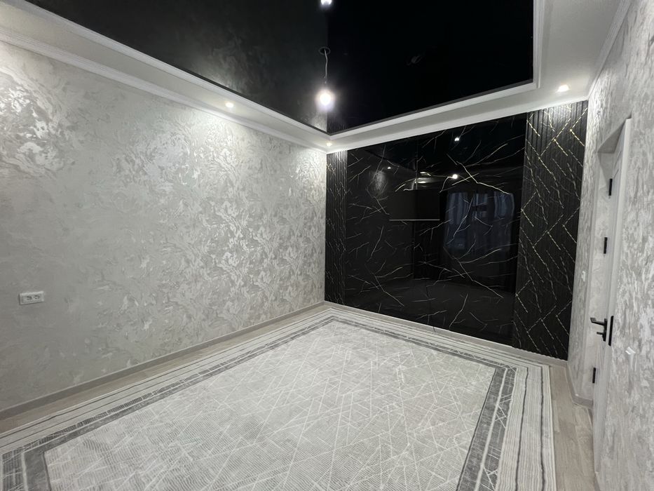 Uy sotiladi 2 xonali Navoi kuchda Prezident maktabi oldida