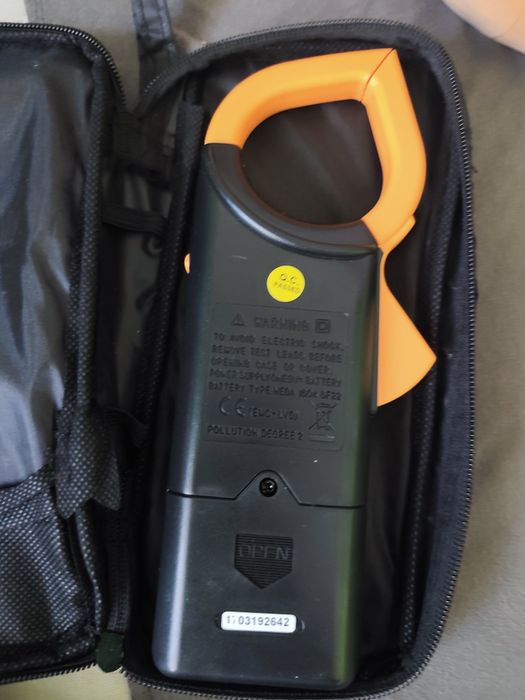 Дигитални клещи meter