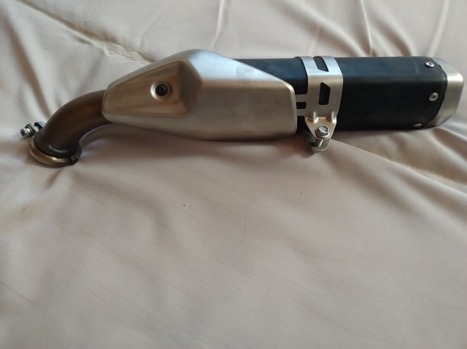 Продавам Ауспух заКТМ Дуке 390 2018 почти чисто нов