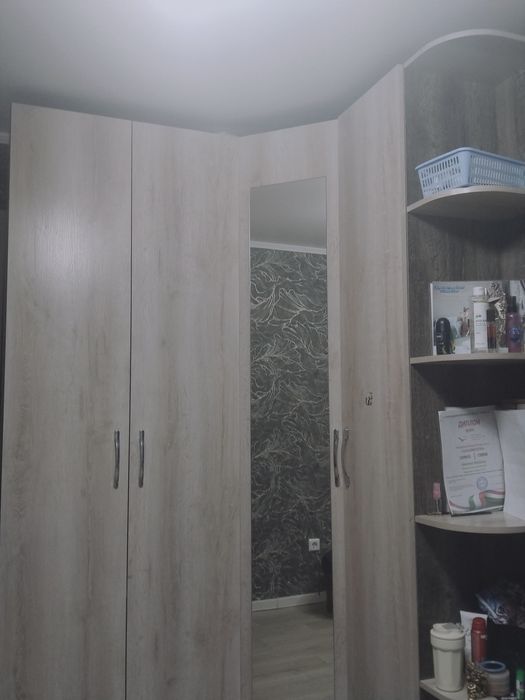 Продам угловой шкаф