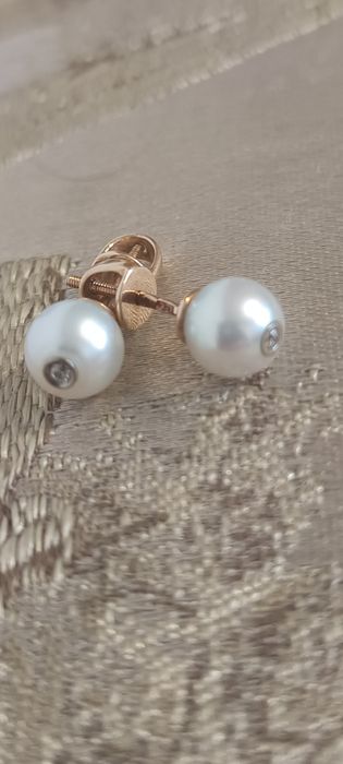 Срочно продам серьги гвоздики)пусэтыки )