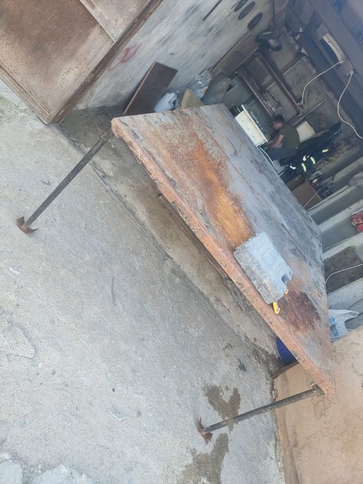 Срочно продам столы,ЛДСП