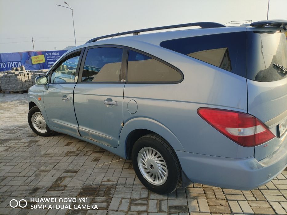 Продаётся Ssang Yong Rodius 2005 год