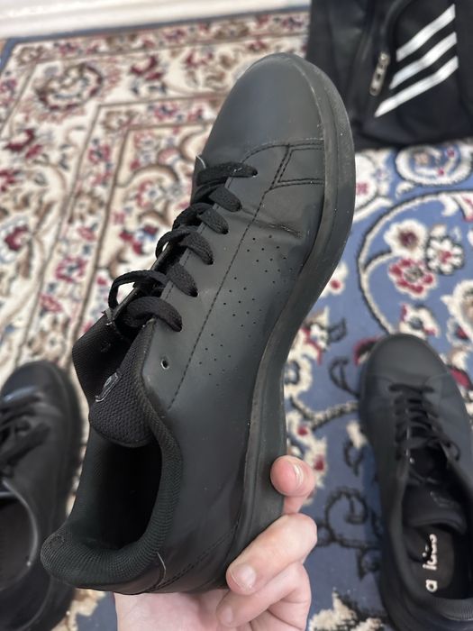 Продам кроссовки adidas