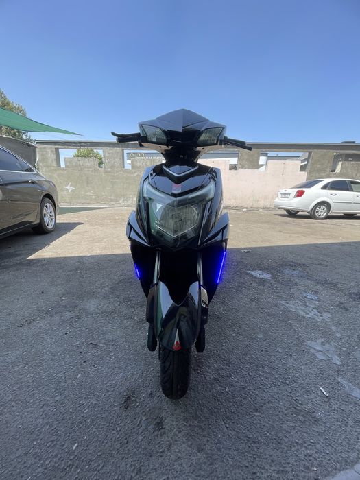 Tesla skuter 72V32 A uselini qilinvoti akumlaytori