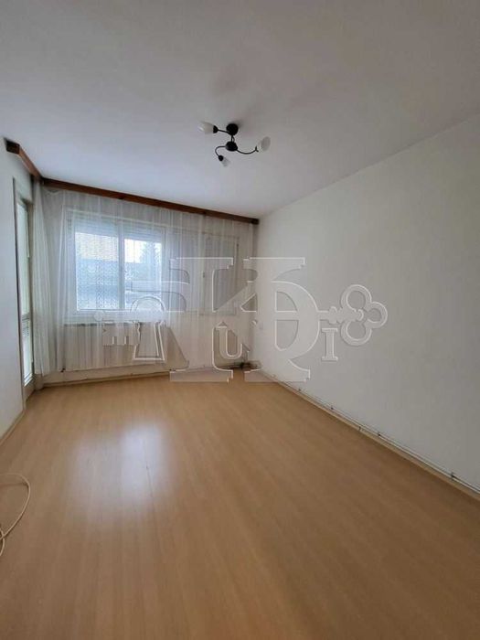 Дава се под наем Тристаен апартамент в Добрич, Център - 90 кв.м за 280.5 € - Снимка #6