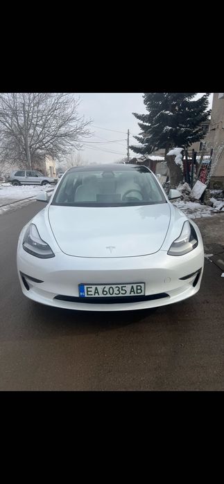 Тесла под наем 180 на ден