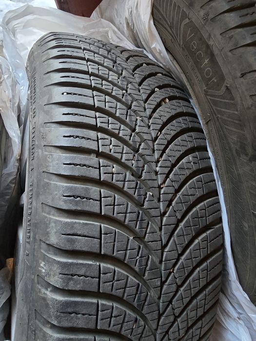Jante + Cauciucuri Good Year iarna 205/55/16 Ford 5x108 Dot 27.2021