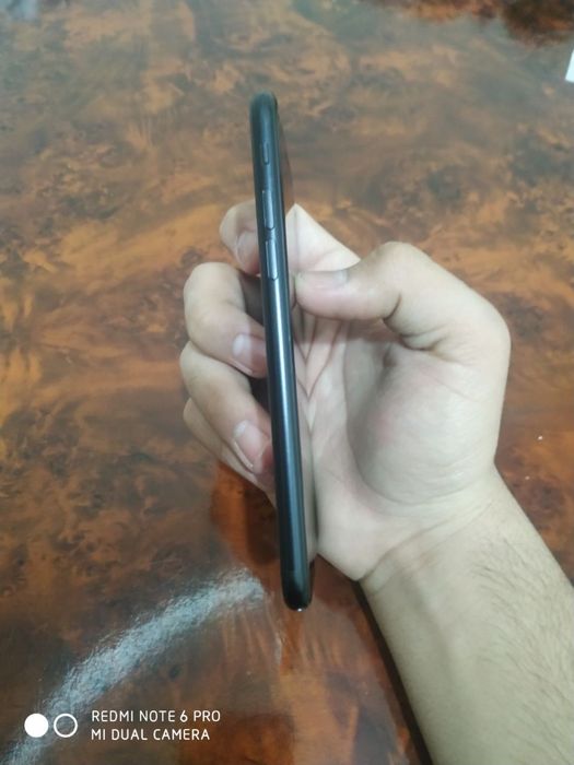 IPhone SE 2020 sotiladi