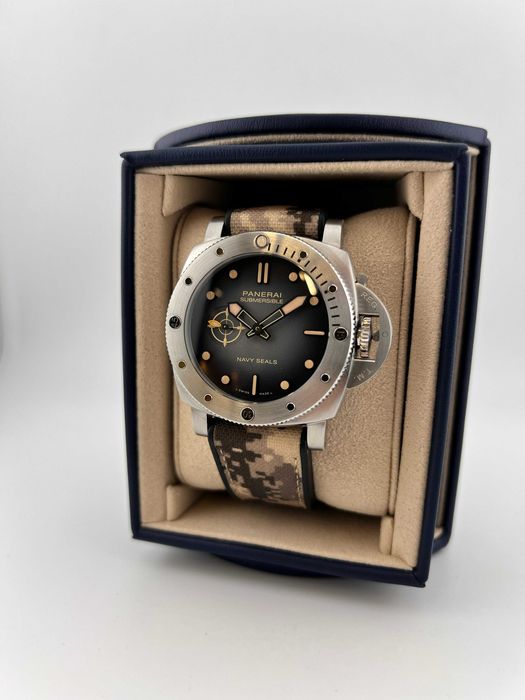 Наручные часы Panerai Submersible
