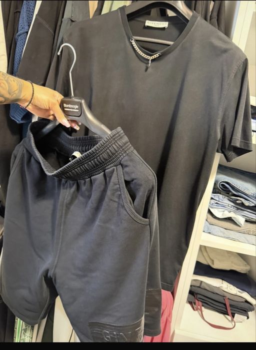 Set Givenchy Paris negru – tricou + pantaloni scurți, mărimea M