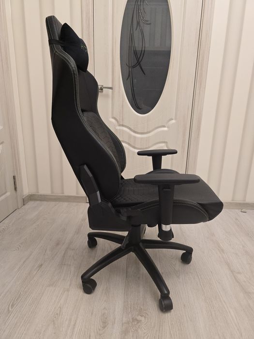 Продам игровое Компьютерное кресло