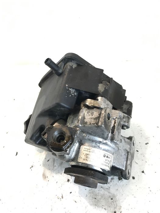 Помпа на сервоуправление 2.2 CDI за Mercedes W639 Vito (2003-2009) A0034667201