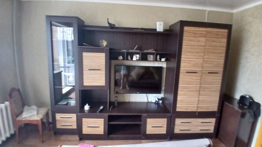 Срочно продам мебель в зал