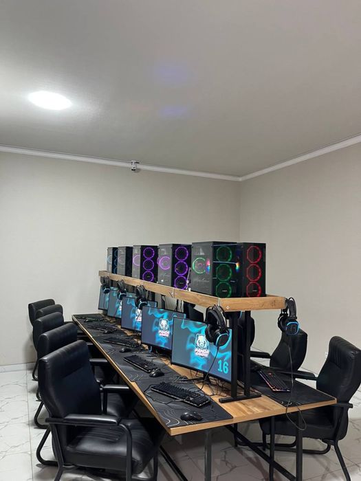 Kompyuter 10 ta igravoy moshniy yigilgan