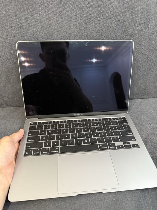 MacBook Air M1 8/256