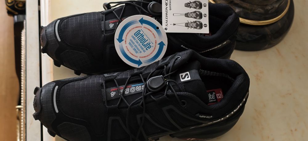 Кросовки новые Solomon (41 размер,)