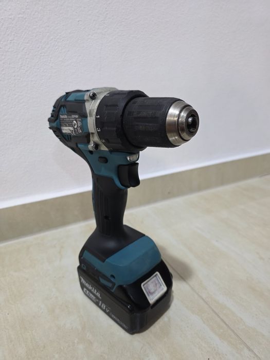 Autofiletanta masina de însurubat Makita DDF 484