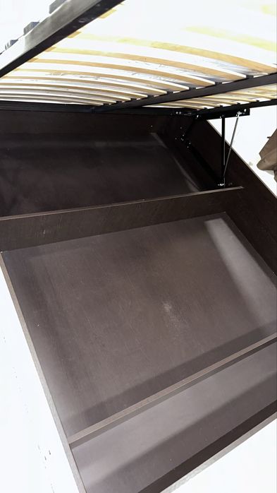 Кровать двуспальная 160х200