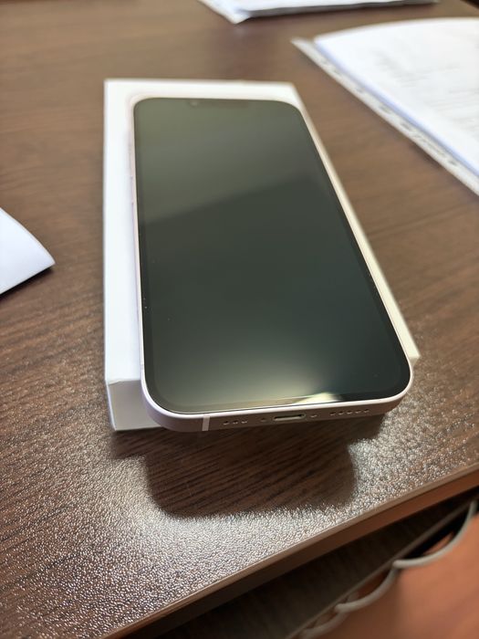 Продавам Iphone13