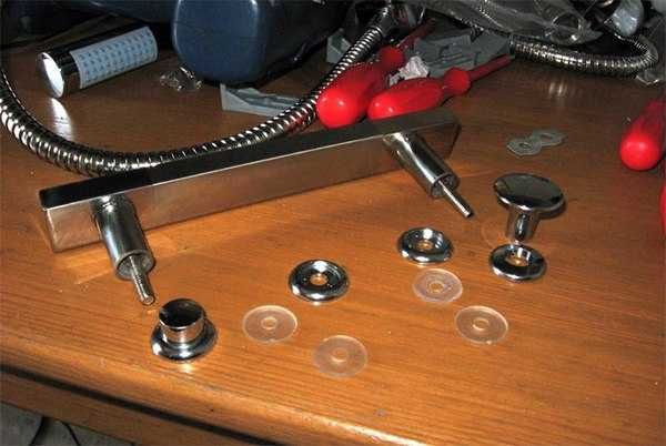 Сборка душевых кабин