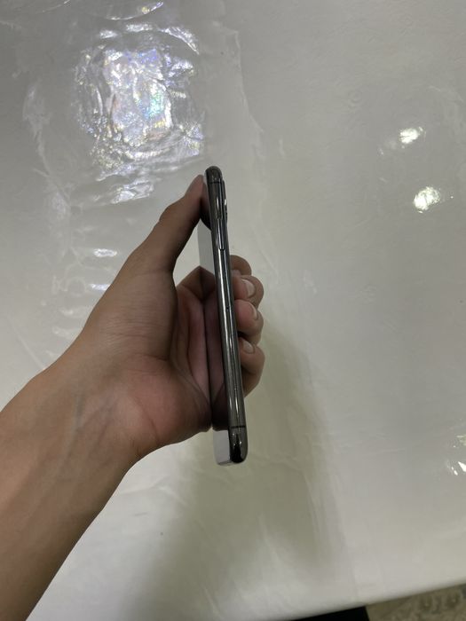 Iphone XS qora..