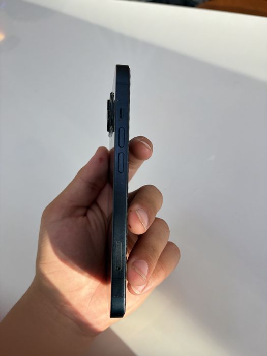 Продаётся iPhone 13