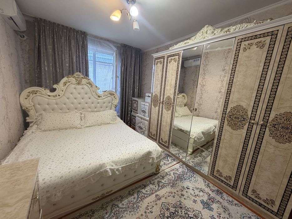 Продается спальный гарнитур