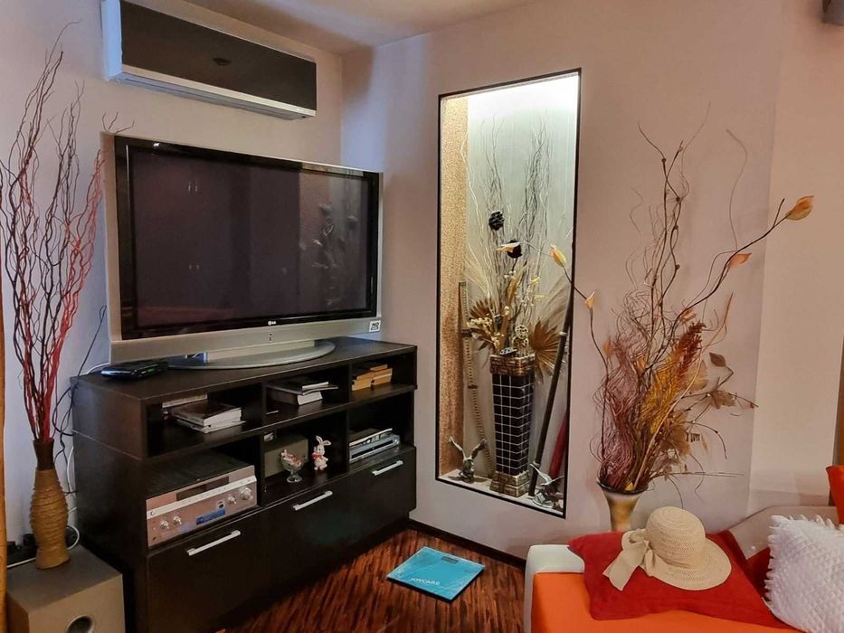 Продава се Многостаен апартамент в Русе, Център - 173 кв.м за 1561 €/кв.м - Снимка #4