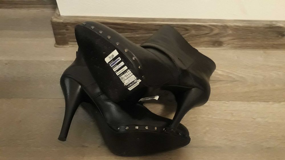 Боти "miss sixty" и Eliza