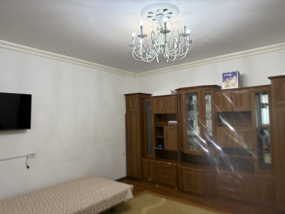 Юнусабад 3 кв 2/4/4, продается в хорошей локации рядом с базаром