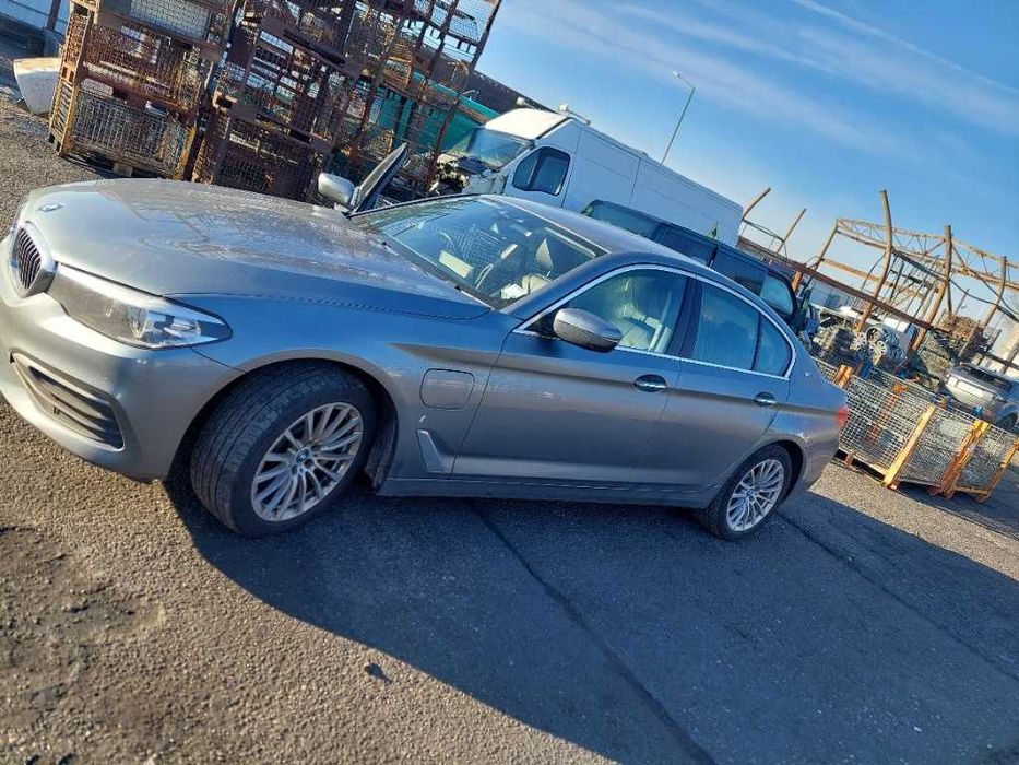 Dezmembram BMW Seria 5 G30 2.0 benzina  An 2018
Cod motor B46B20B