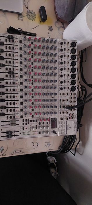 Vand mixer Analog  pasiv Behringer