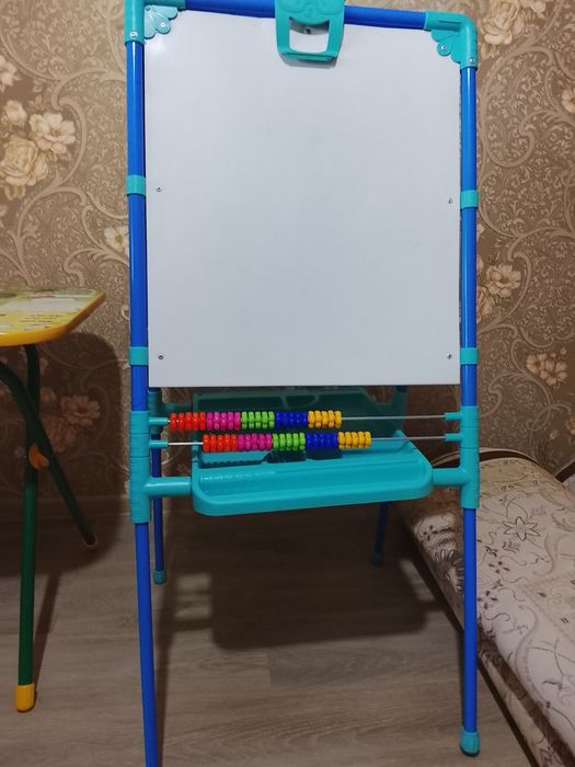 Детская парта и  доска