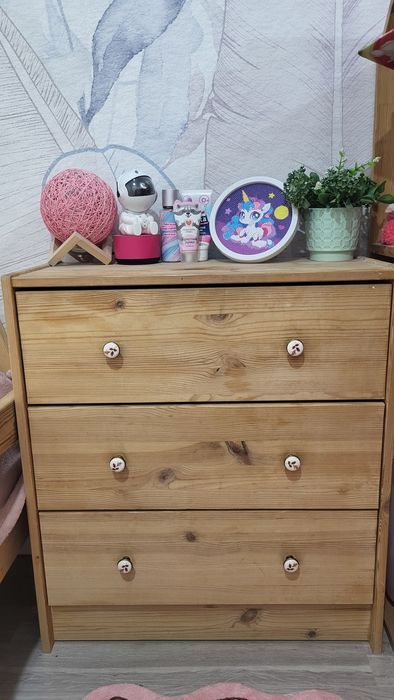 Продам комплект мебели в детскую