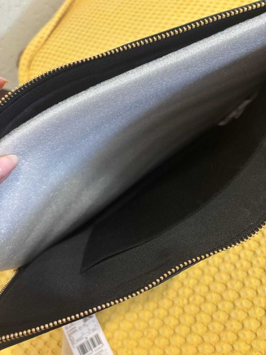 кожена чанта за лаптоп