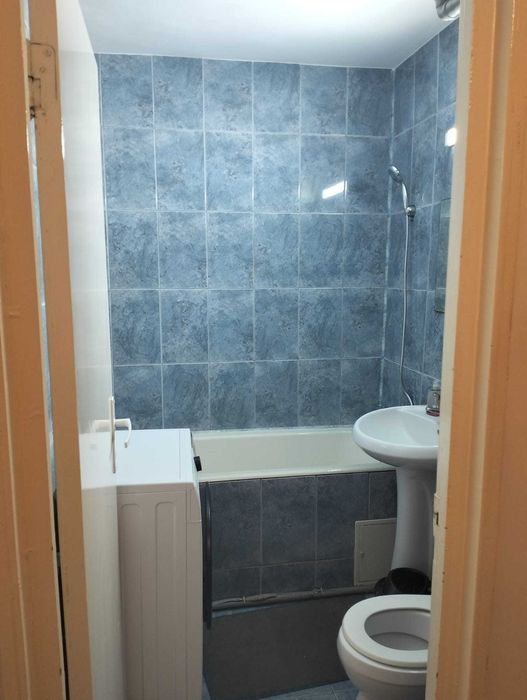 Dau în chirie garsonieră zona RFN