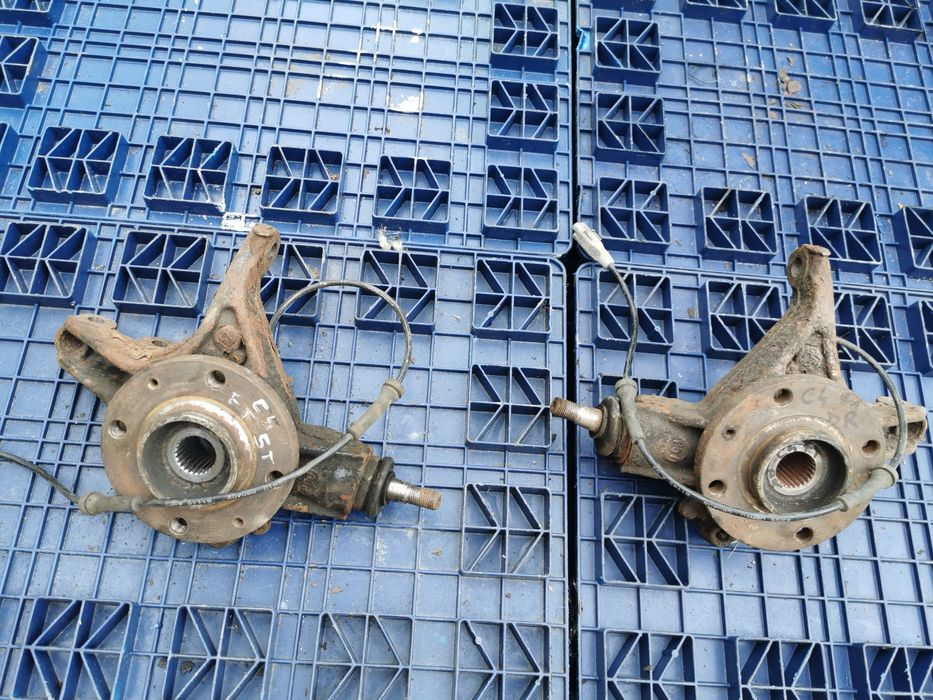 Fuzeta rulment senzor abs pivot Citroen c4 1.6hdi 150lei