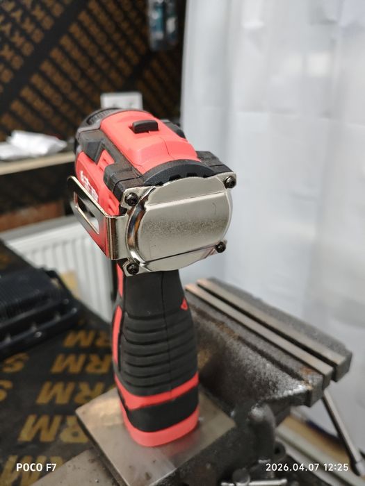 Акумулаторен безчетков 1/4 inch винтоверт