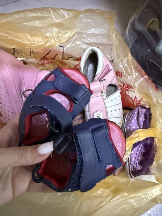 Отдам за вкусняшку вещи