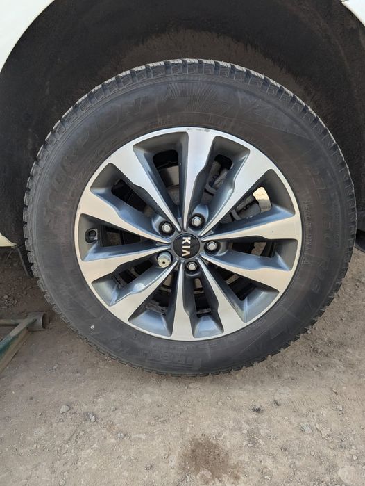 Шины зимние  235/60/18 Pirelli Scorpion Ice Zero 2