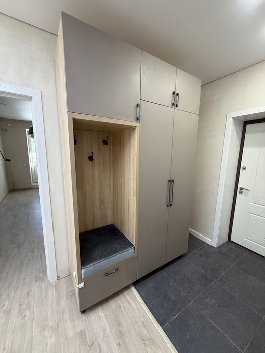 Шкаф для вещей в прихожую