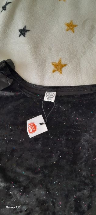 Costum din catifea nou cu eticheta